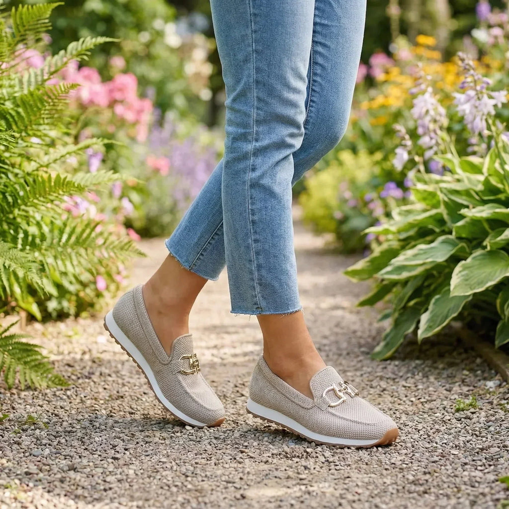 Camellia | Mocasín Deportivo con Hebilla Dorada