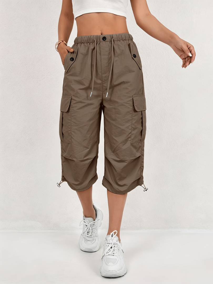 Pantalón cargo capri ligero y elástico
