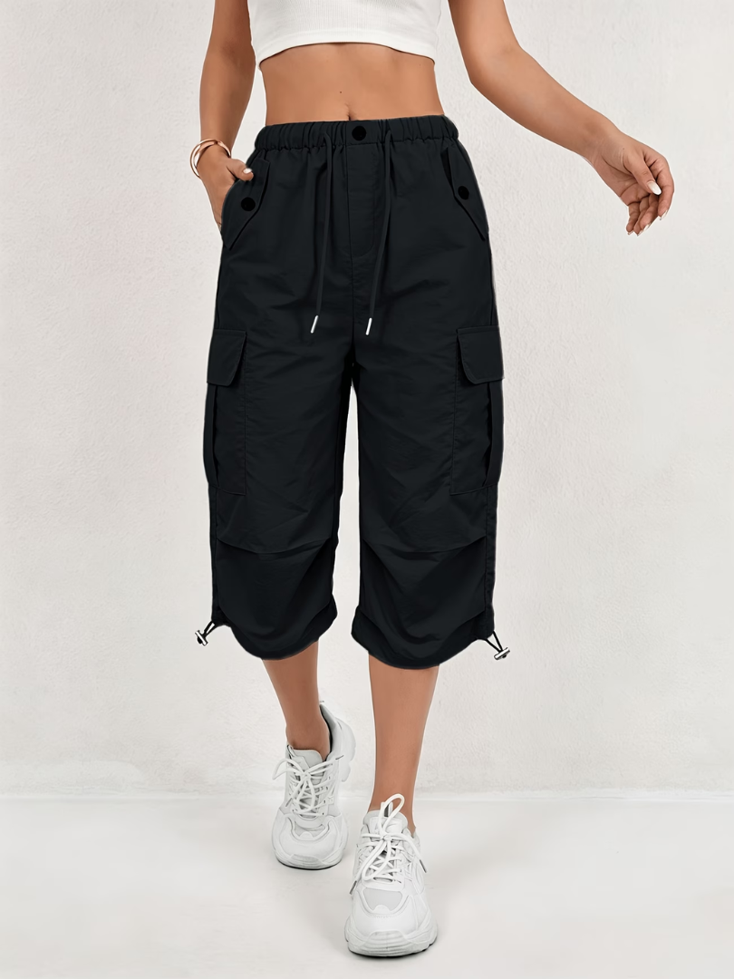 Pantalón cargo capri ligero y elástico