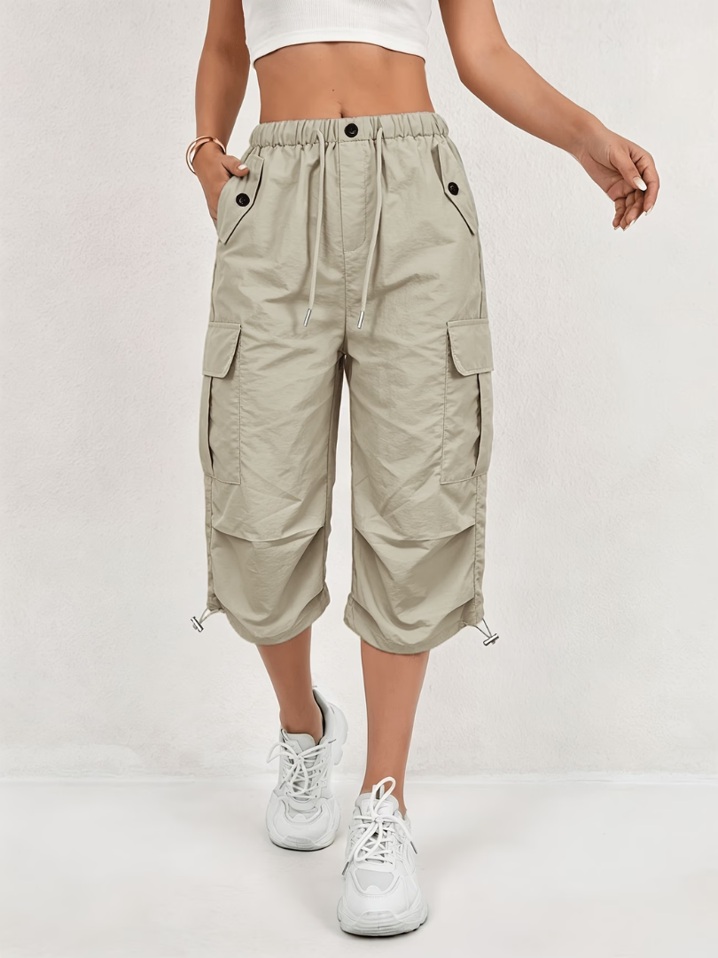 Pantalón cargo capri ligero y elástico
