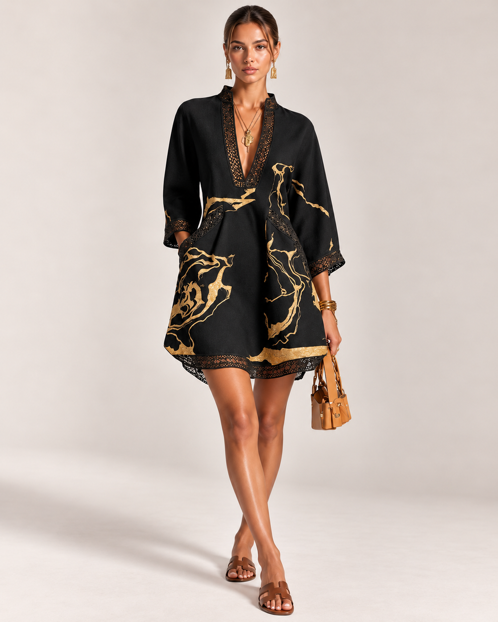 Donatella | Minivestido negro con estampado de mármol dorado y encaje de ganchillo