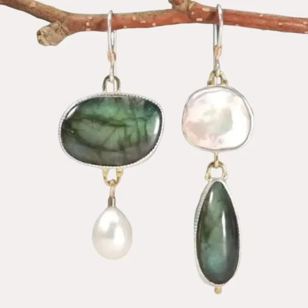 Elegantes pendientes llamativos con perlas de labradorita