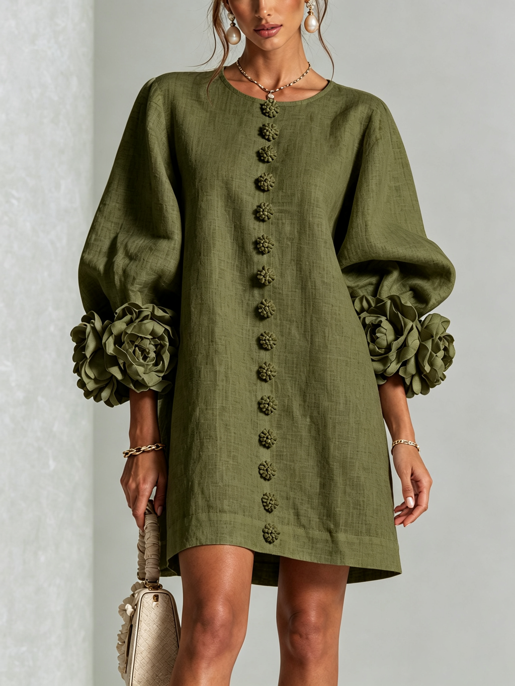 Rocío | Vestido Mini Camisero Floral Verde Oliva con Puños Florales Extravagantes