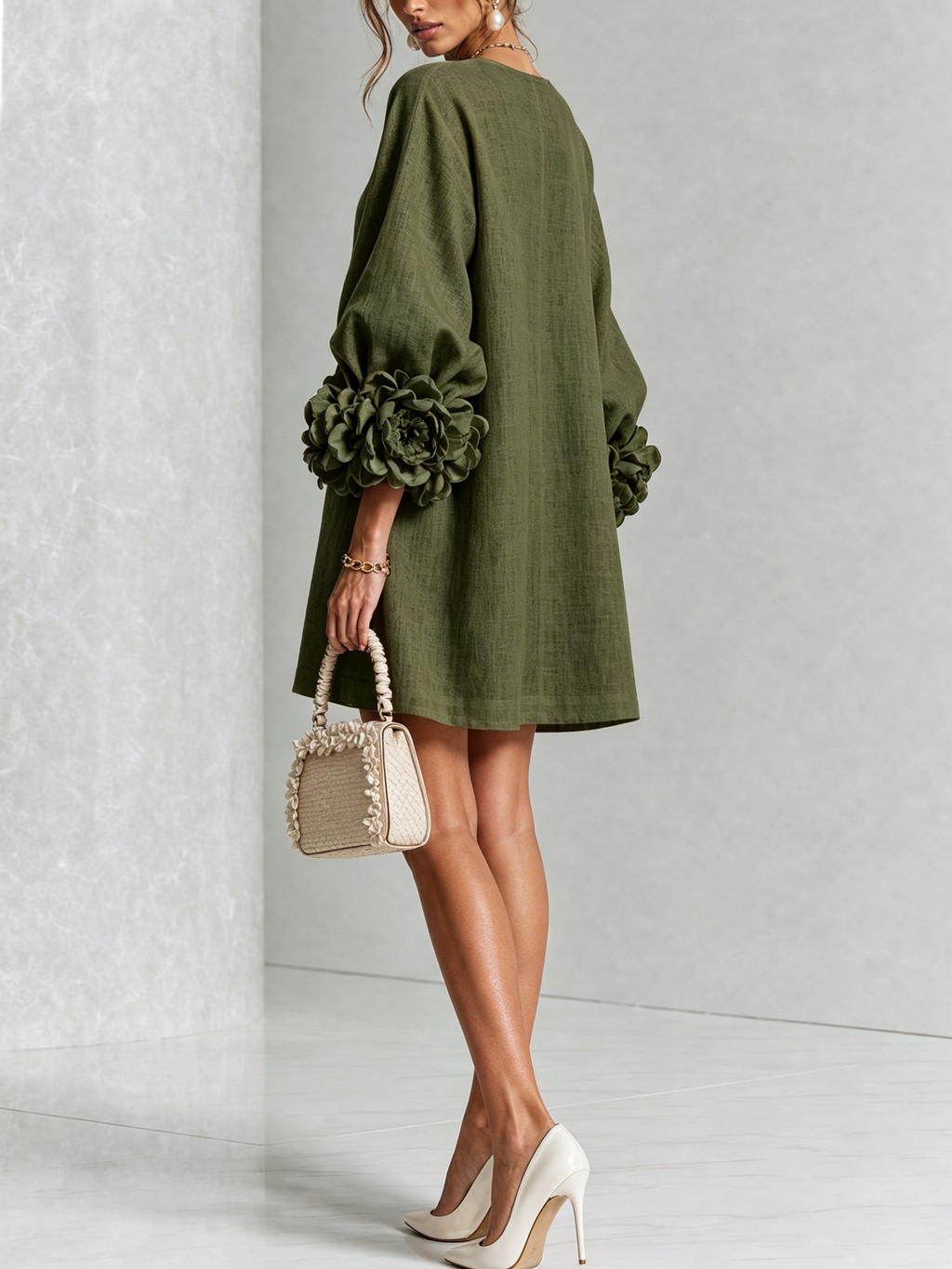 Rocío | Vestido Mini Camisero Floral Verde Oliva con Puños Florales Extravagantes