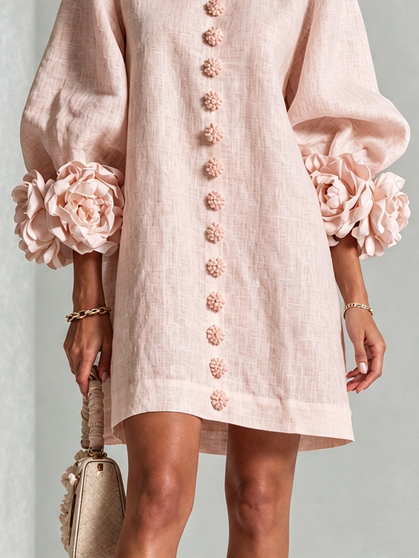 Rosalinda | Vestido Corto Rosa con Mangas de Flores