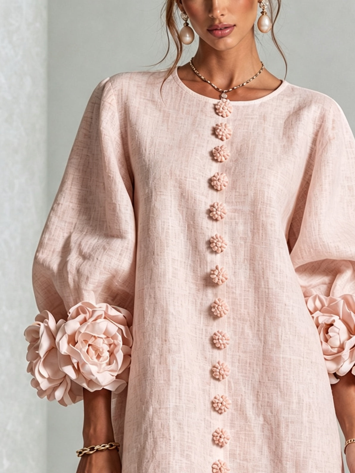 Rosalinda | Vestido Corto Rosa con Mangas de Flores