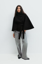 Cayetana | Capa elegante con cintura ajustable