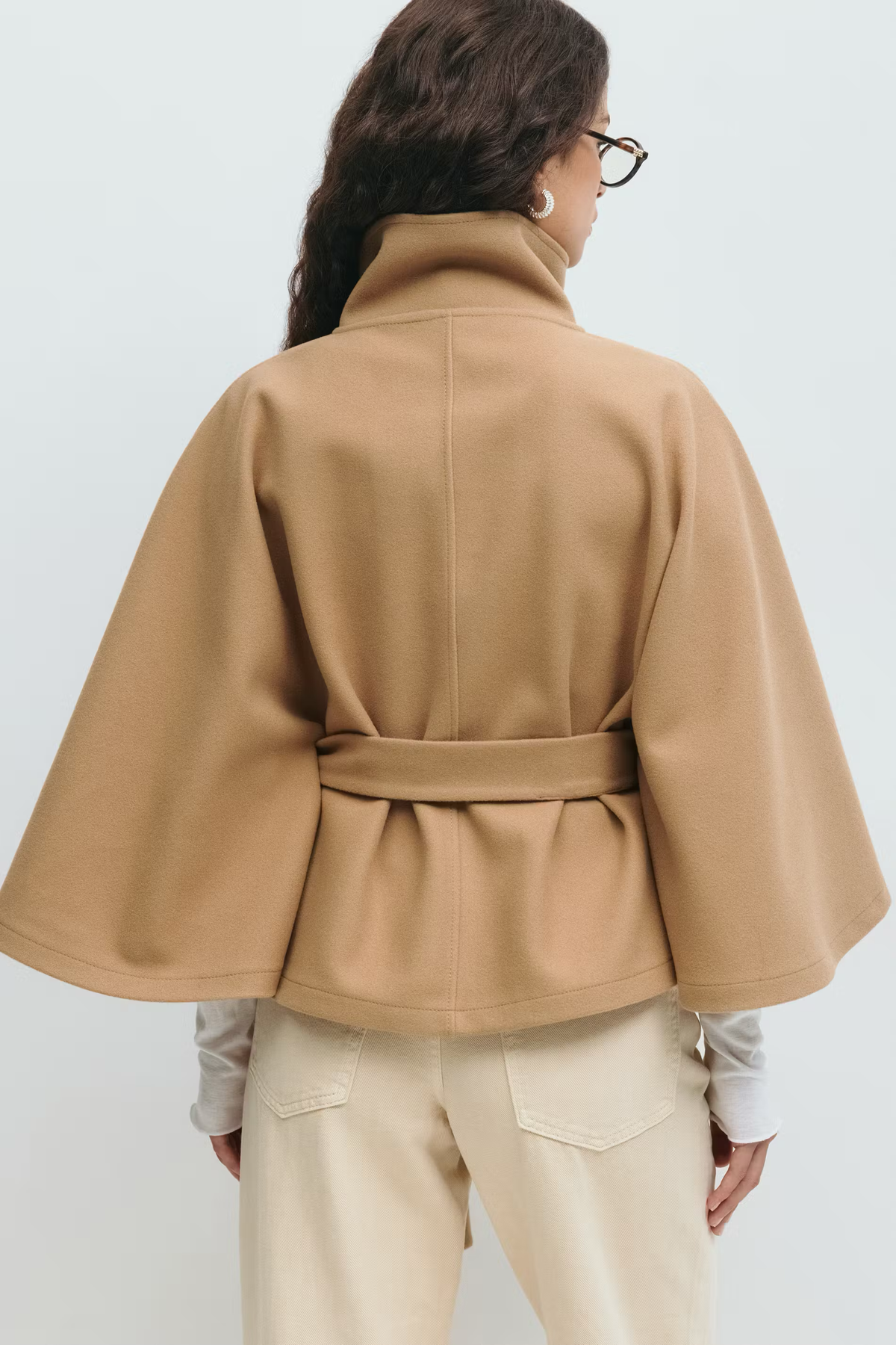 Cayetana | Capa elegante con cintura ajustable