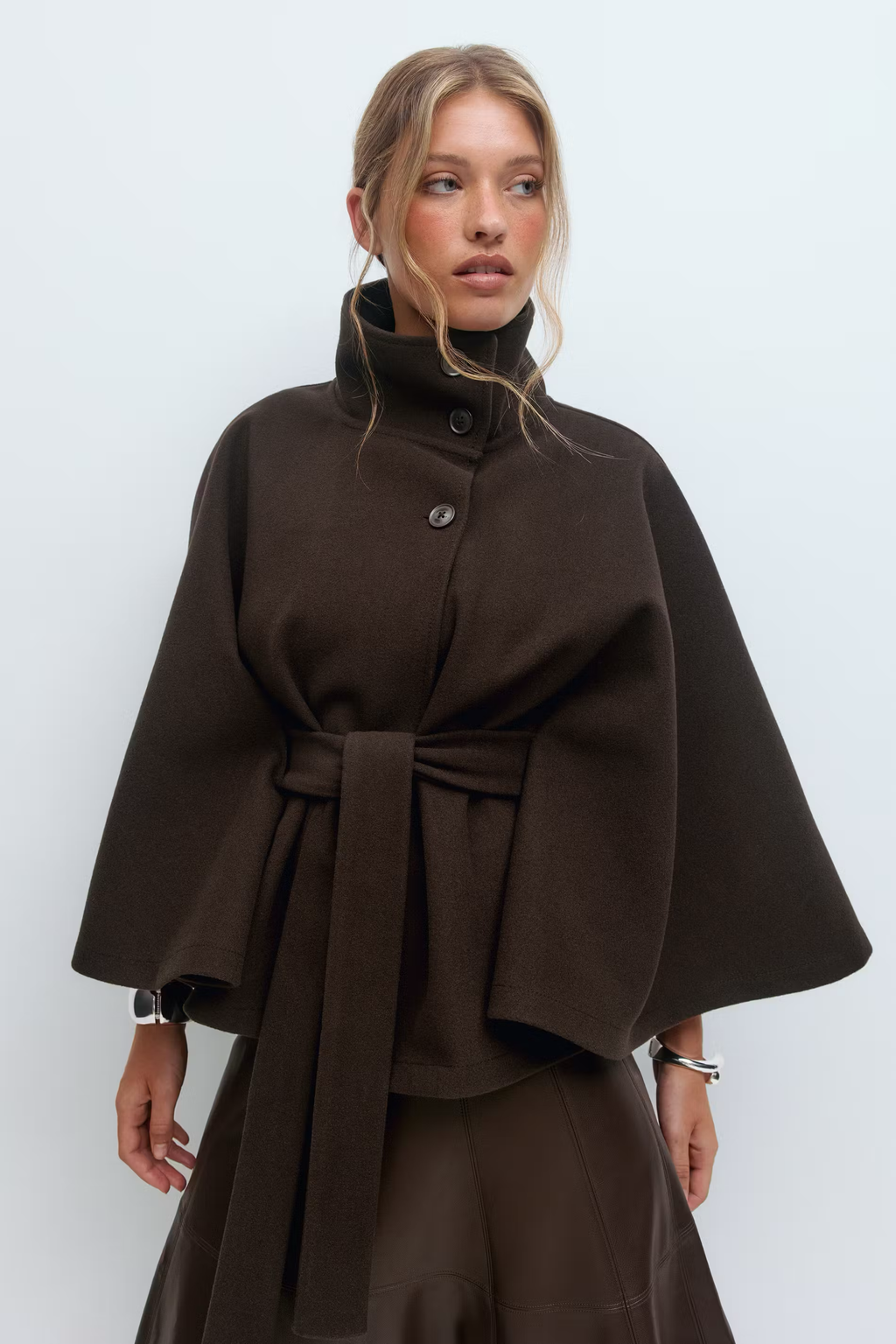 Cayetana | Capa elegante con cintura ajustable