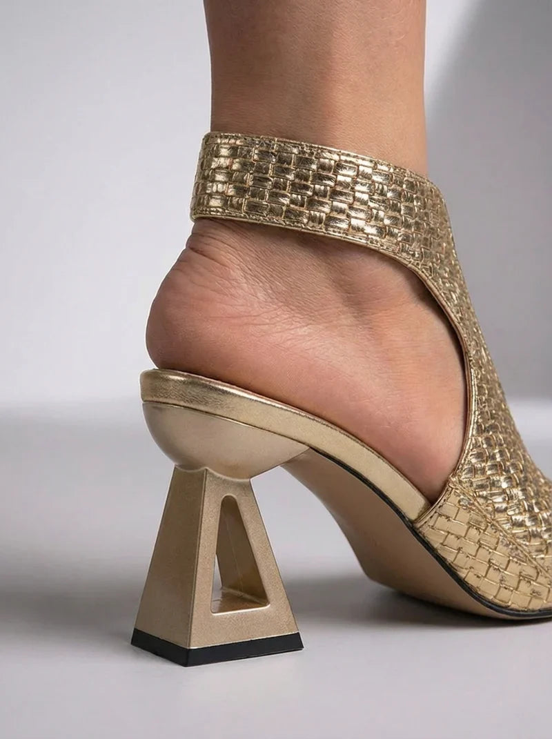 Victoria | Elegantes sandalias trenzadas
