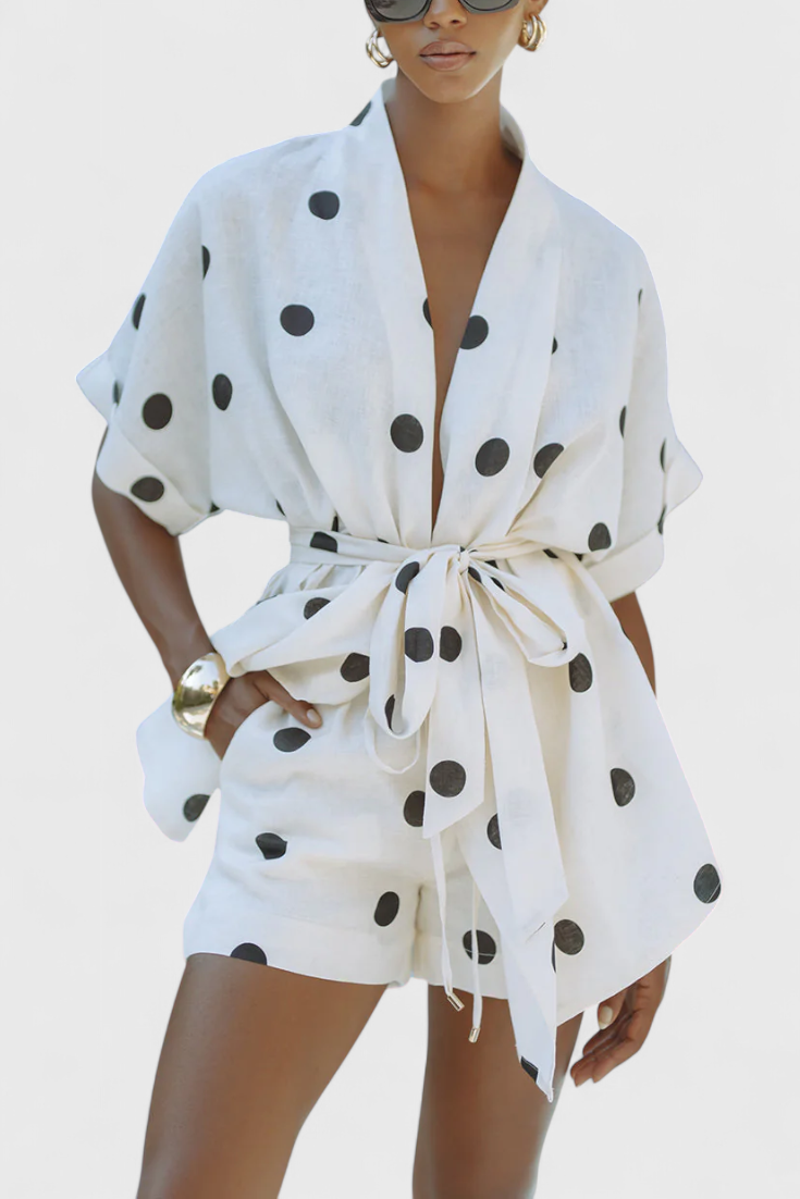Avila | Conjunto de Kimono con Nudo y Shorts con Lunares