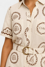 Sabrina | Mono Camiseta con Detalle de Concha y Botones