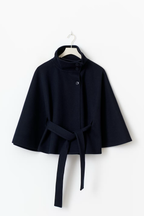 Cayetana | Capa elegante con cintura ajustable