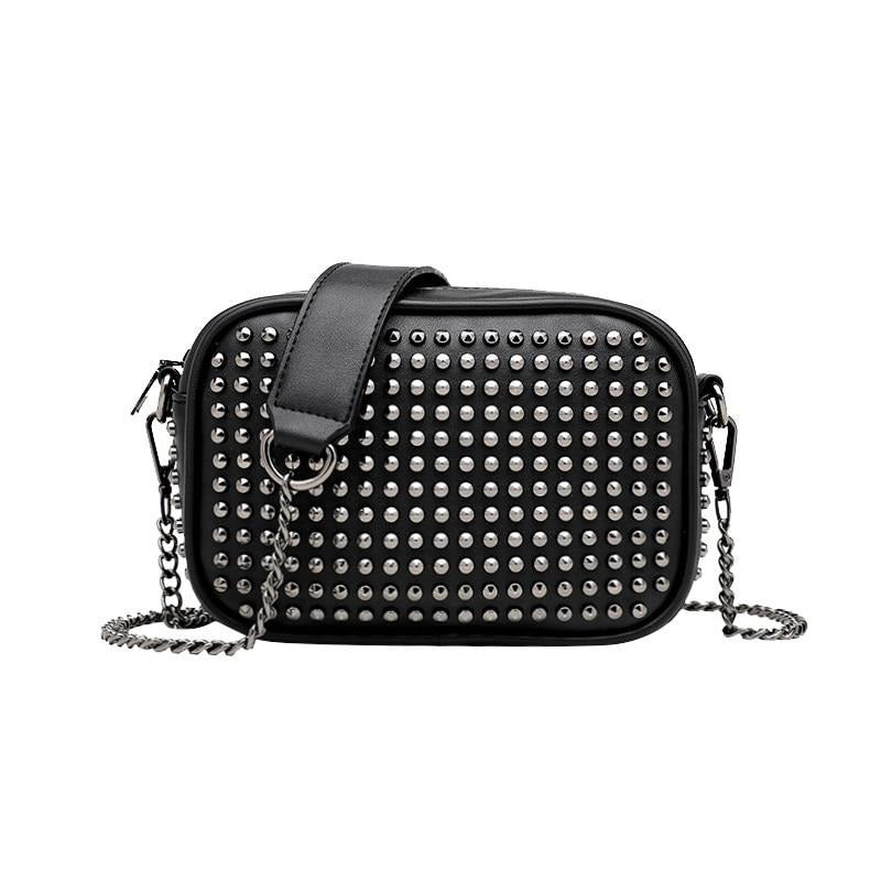 Claire | Bolso bandolera con tachuelas