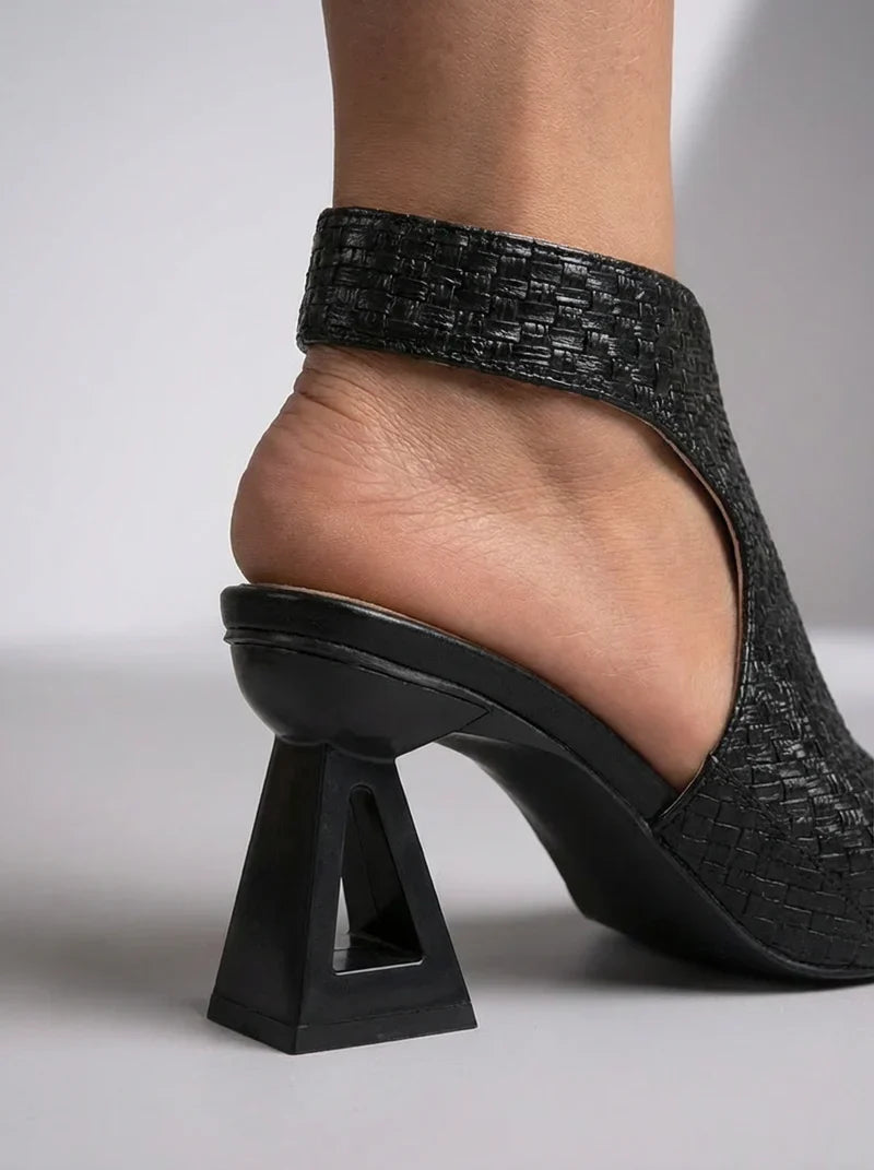 Victoria | Elegantes sandalias trenzadas